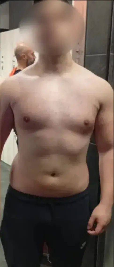 Carlos Ruiz al inicio de su programa de hipertrofia y ganancia muscular
